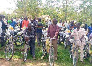 Some local leaders who received the bicycles and motorcycles. (IMAGE: URN )