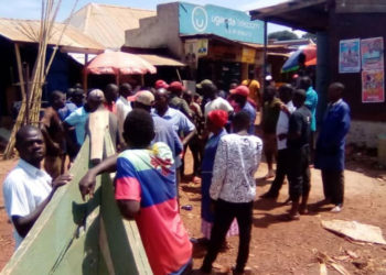 Residents at the Kiyindi landing site are mourning the death of their colleagues.