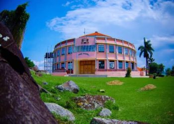 Fort Portal Tourism City is an epitome of beauty in western Uganda's Rwenzori Mountain Ranges, with a generally hospitable population (Batooro) Tooro Kingdom.